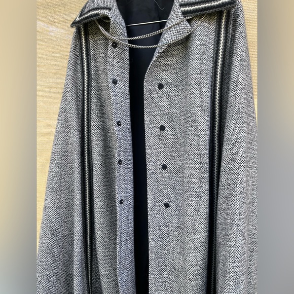 Vintage Bass New York Wool Cape - Picture 4 of 17